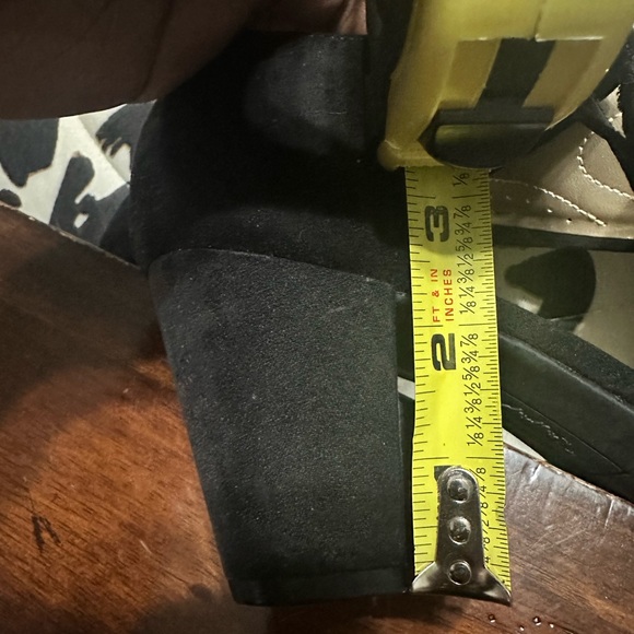 New Closed Toe Heel Mary Jane - Size 9 - Picture 4 of 6